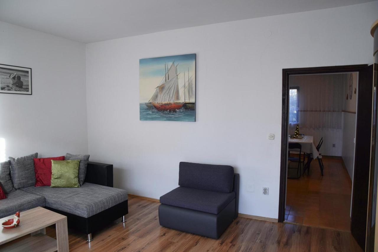 מאלינסקה Apartments Margareta & Ena מראה חיצוני תמונה