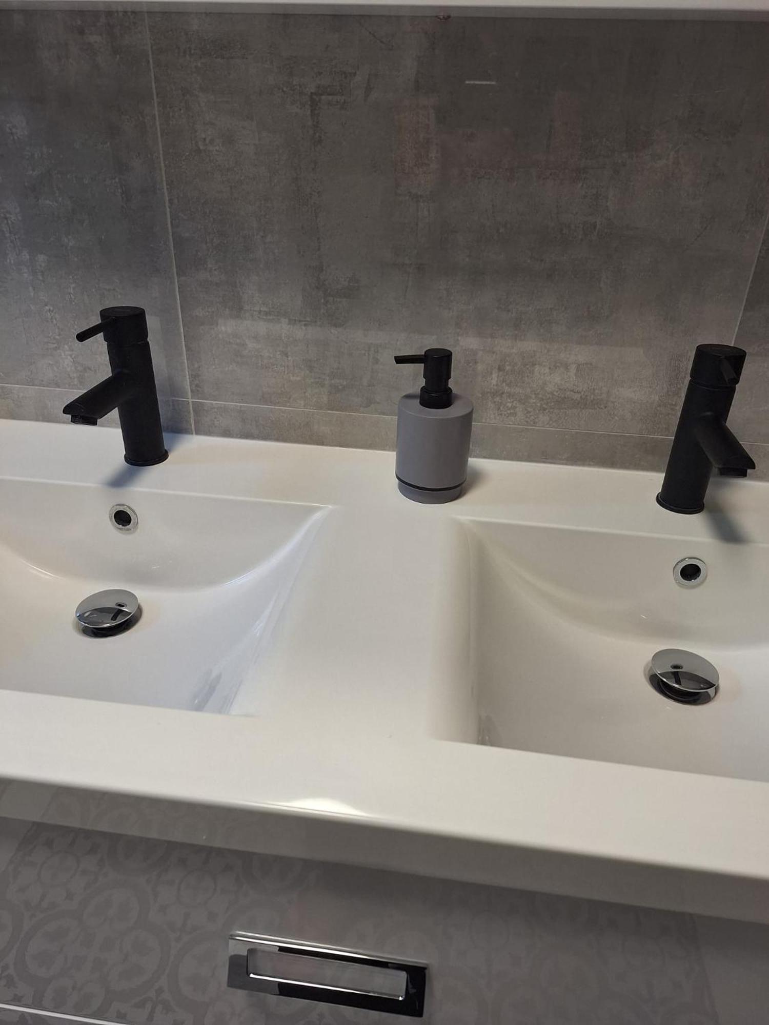מאלינסקה Apartments Margareta & Ena מראה חיצוני תמונה