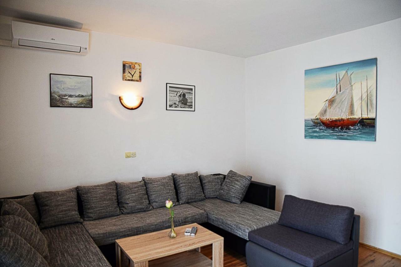 מאלינסקה Apartments Margareta & Ena מראה חיצוני תמונה